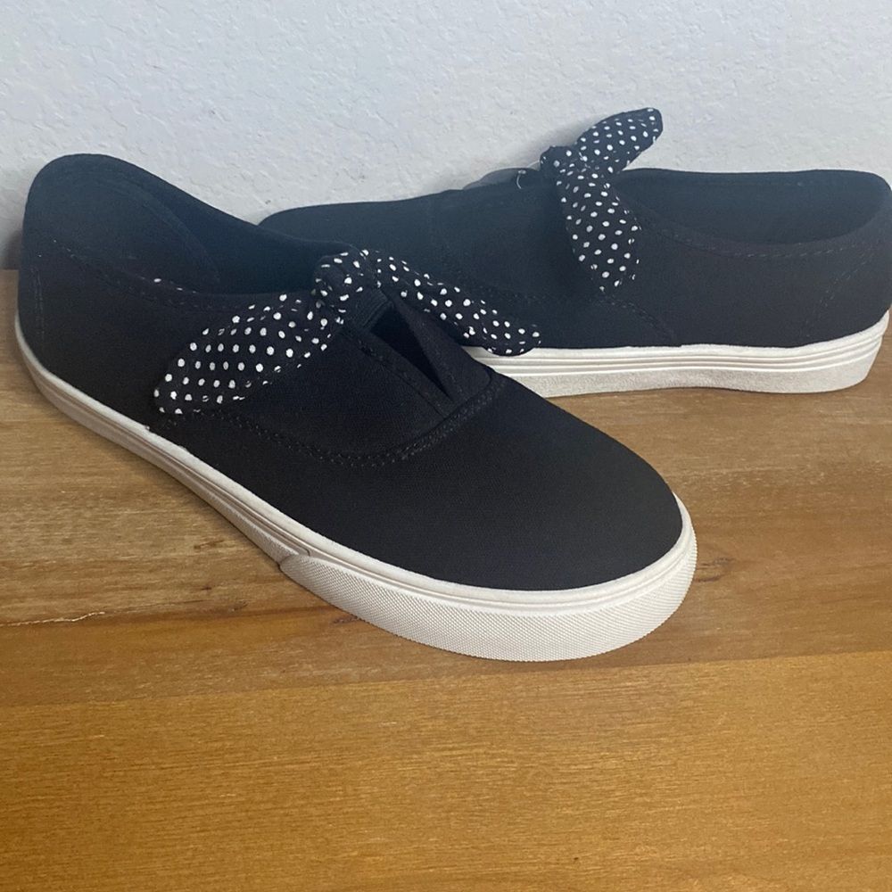 NWT Girls' Black Canvas Casual Polka dot Bow Slip on Shoes Size 5